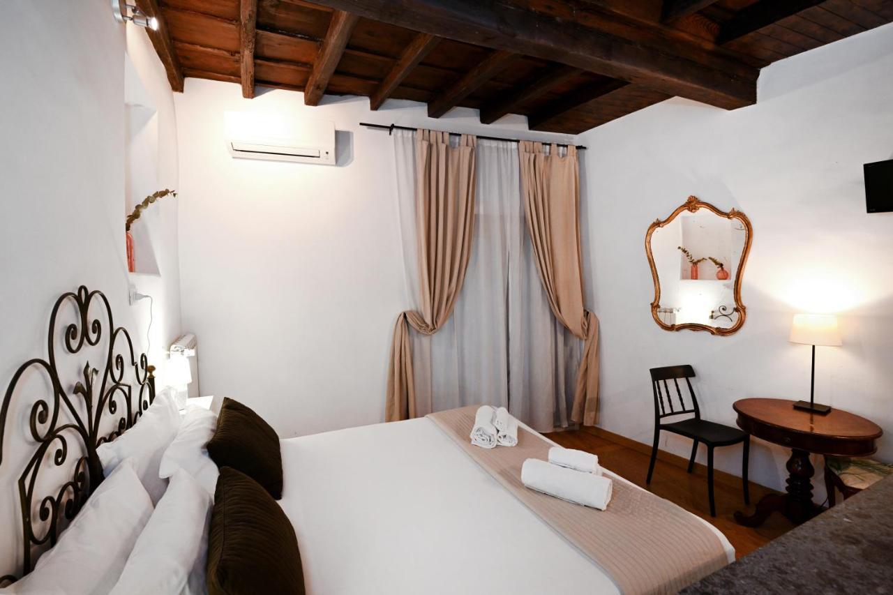 Sangallo - Residenze Romanae Pensión Roma